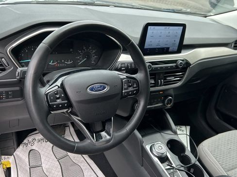 Used 2022 Ford Escape SE w/ Cold Weather Package AWD/4WD image 14