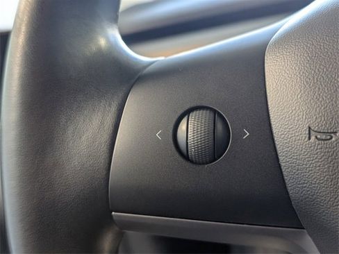 Used 2019 Tesla Model 3 Standard Range image 20