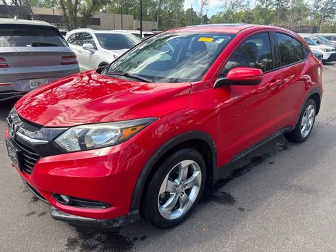 Used 2017 Honda HR-V EX image 1