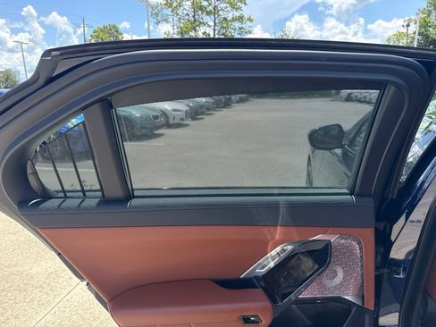 Certified 2023 BMW 760i xDrive AWD/4WD image 30