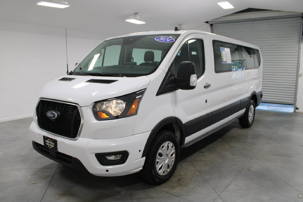 Used 2024 Ford Transit 350 XLT RWD image 4