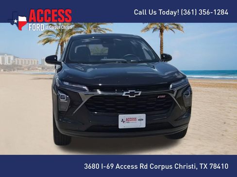 Used 2025 Chevrolet Trax RS FWD image 3