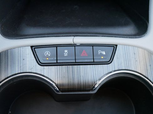 Used 2022 GMC Acadia SLT w/ Preferred Package AWD/4WD image 24