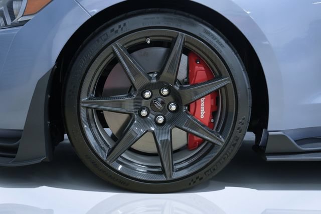 Used 2022 Ford Mustang Shelby GT500 w/ Carbon Fiber Track Pack RWD image 9