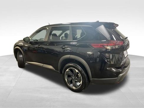Used 2024 Nissan Rogue SV AWD/4WD image 5
