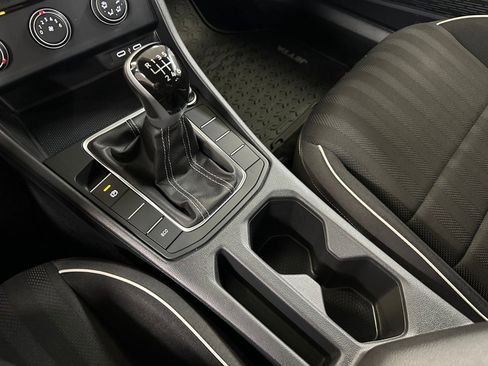 Used 2024 Volkswagen Jetta Sport image 15