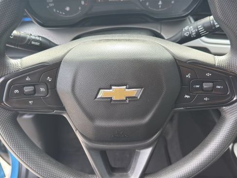 Used 2025 Chevrolet Trax LS FWD image 24