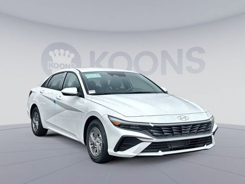 New 2026 Hyundai Elantra SE image 10