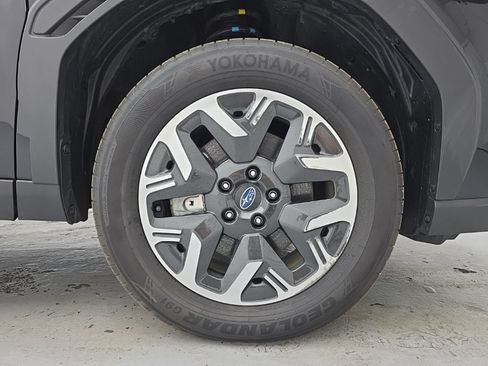 Used 2025 Subaru Forester Premium AWD/4WD image 18