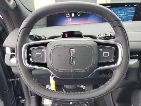 New 2025 Lincoln Navigator L Reserve image 16