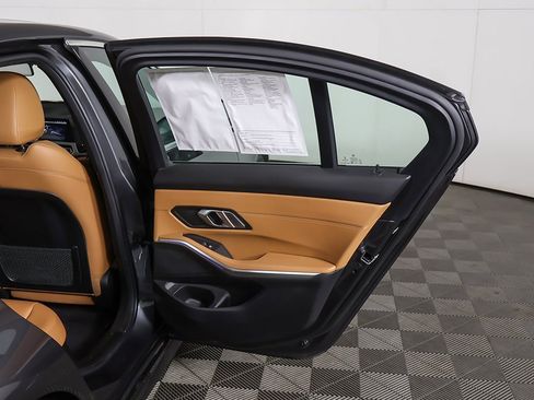 Used 2021 BMW 330i xDrive Sedan w/ Premium Package image 22