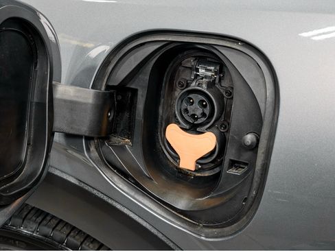 Used 2023 Chevrolet Bolt EUV LT w/ Driver Confidence Package FWD image 5