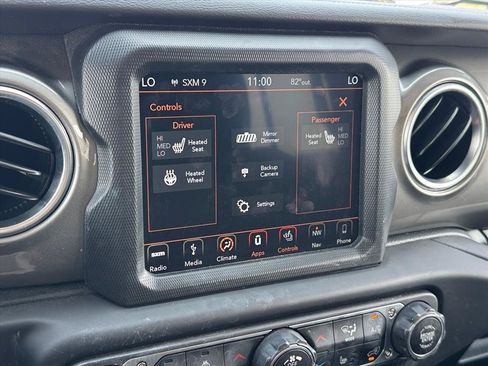 Used 2018 Jeep Wrangler Unlimited Sahara AWD/4WD image 23