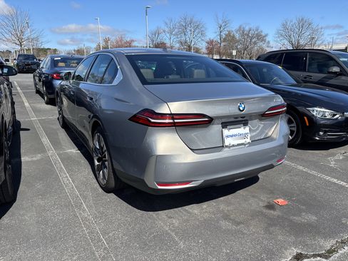 Used 2024 BMW 530i image 19