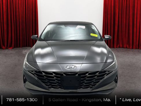 Used 2023 Hyundai Elantra Limited FWD image 2