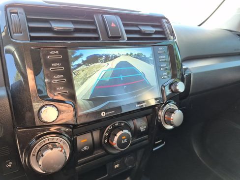 Used 2024 Toyota 4Runner TRD Off-Road Premium AWD/4WD image 28
