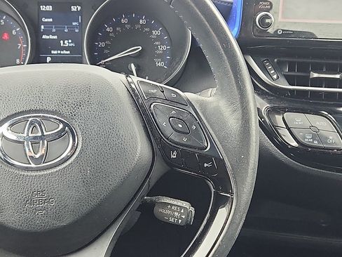 Used 2021 Toyota C-HR XLE FWD image 16