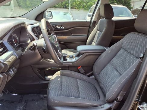 Certified 2023 GMC Acadia SLE w/ Driver Convenience Package FWD image 16