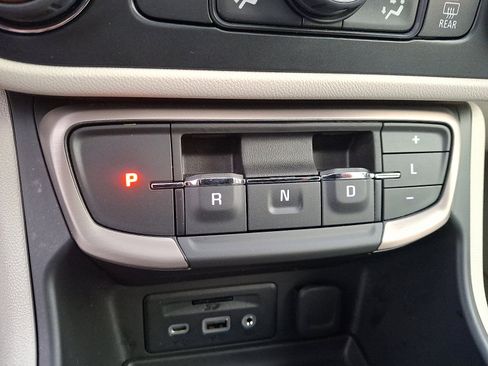 Used 2022 GMC Terrain Denali image 16