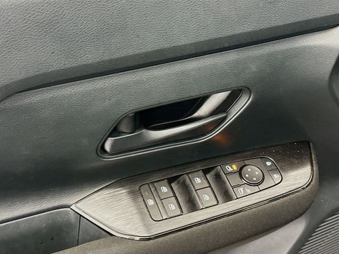 Used 2025 Nissan Kicks S image 15