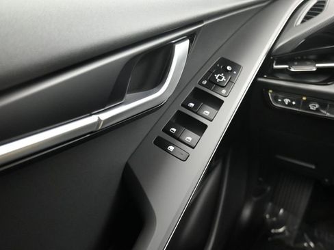 New 2026 Kia Niro Wind FWD image 24