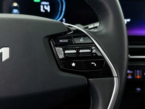 Used 2025 Kia Niro EX Touring FWD image 35