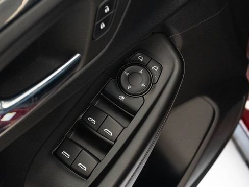 Used 2023 Chevrolet TrailBlazer LT FWD image 13