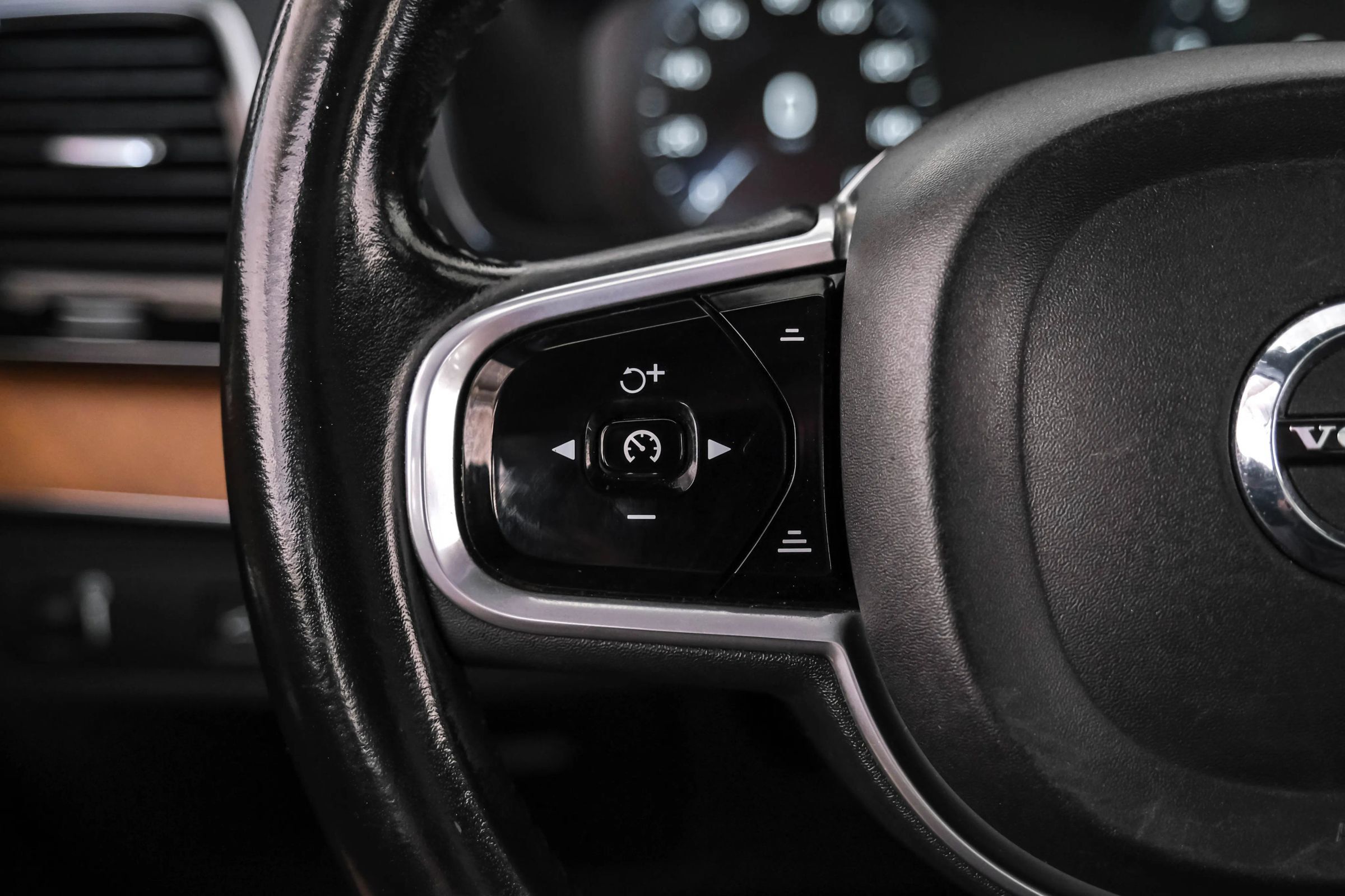 Used 2017 Volvo XC90 T6 Inscription w/ Vision Package AWD/4WD image 15
