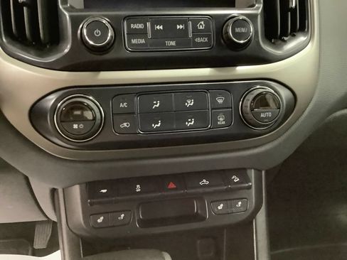 Used 2018 Chevrolet Colorado Z71 AWD/4WD image 19