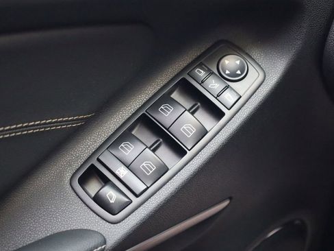 Used 2012 Mercedes-Benz GL 450 4MATIC image 32