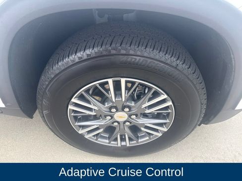 Used 2026 Chevrolet Traverse LT w/ LPO, Floor Liner Package FWD image 8