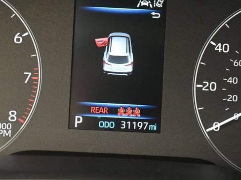 Used 2024 Toyota Corolla Cross LE FWD image 11