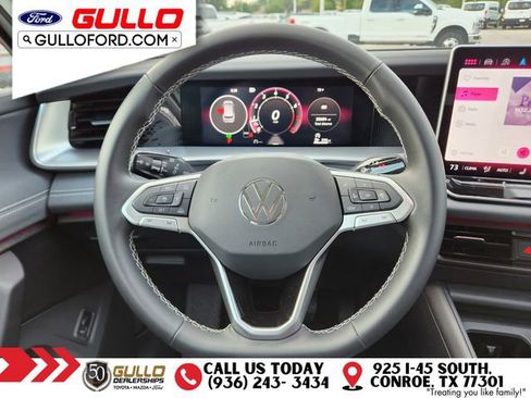 Used 2025 Volkswagen Tiguan SE FWD image 10