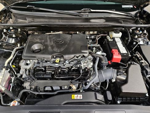 Used 2024 Toyota Camry SE image 19