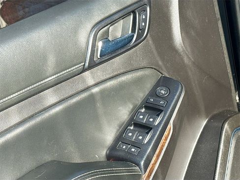 Used 2016 Chevrolet Suburban LS image 17