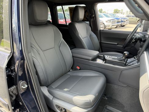 Used 2026 Lexus GX 550 w/ Accessory Package (2T) AWD/4WD image 35