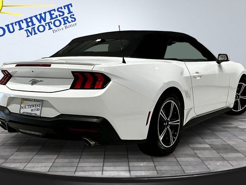 Used 2025 Ford Mustang Premium RWD image 6