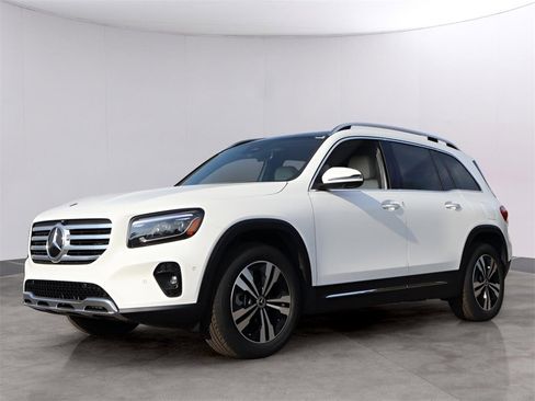 New 2026 Mercedes-Benz GLB 250 4MATIC image 3
