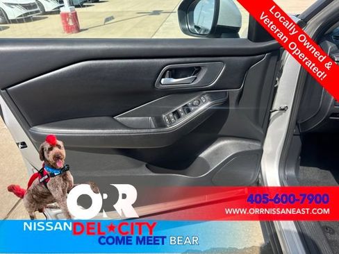 Used 2025 Nissan Rogue SV AWD/4WD image 14