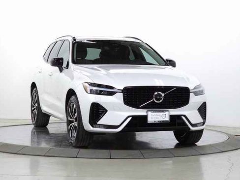 Certified 2025 Volvo XC60 B5 Core image 1