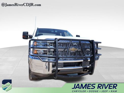 Used 2019 Chevrolet Silverado 2500 W/T AWD/4WD image 8