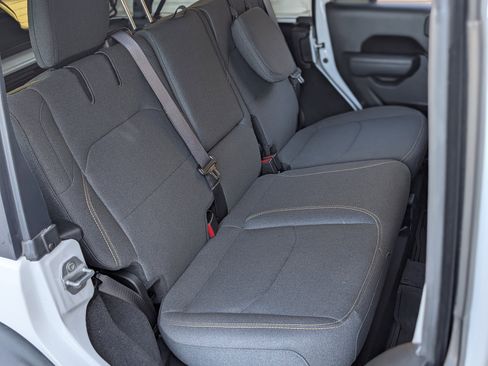 Used 2025 Jeep Wrangler Willys image 19