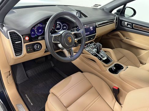 Certified 2023 Porsche Cayenne Platinum Edition AWD/4WD image 4