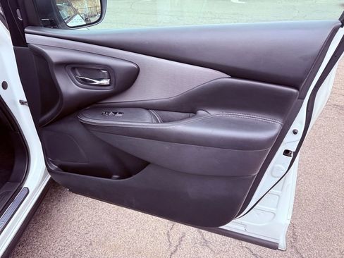 Used 2019 Nissan Murano SV w/ Premium Package image 30