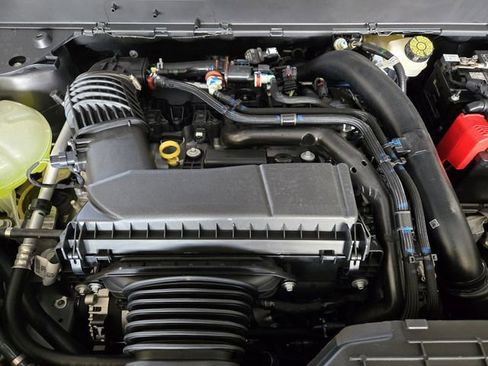 New 2025 Ford Maverick Lariat w/ 4K Tow Package image 22