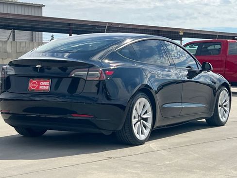 Used 2021 Tesla Model 3 Standard Range Plus image 3