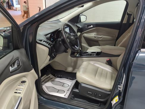 Used 2019 Ford Escape Titanium AWD/4WD image 16