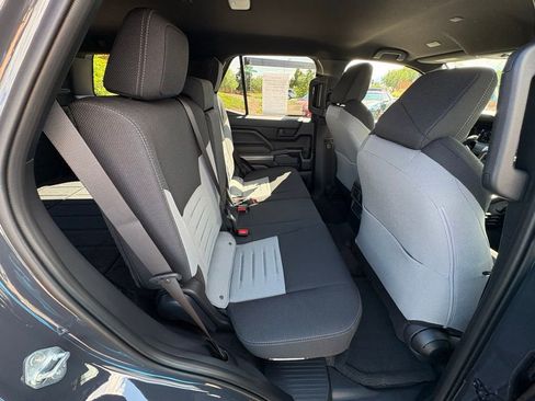 Used 2025 Toyota 4Runner TRD Off-Road image 33