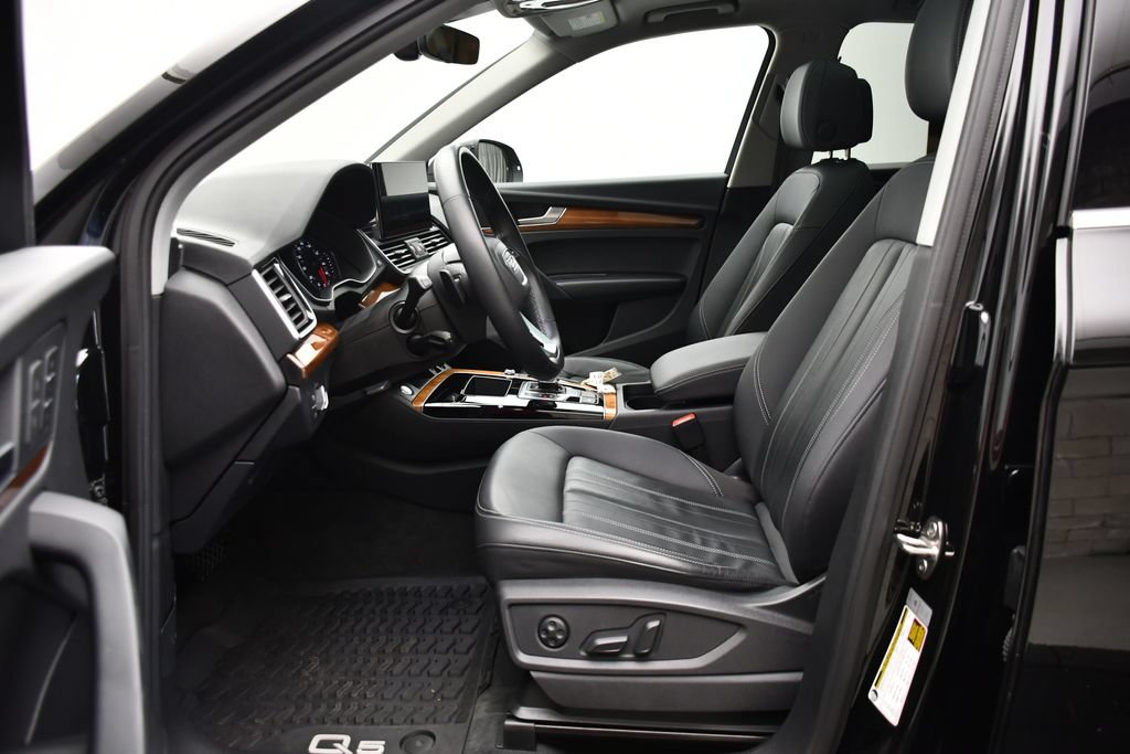 Certified 2023 Audi Q5 2.0T Premium w/ Convenience Package AWD/4WD image 39