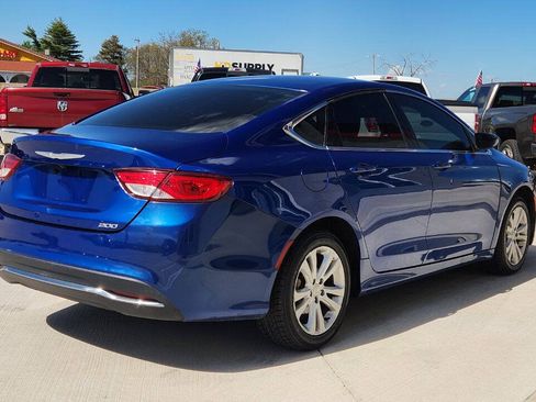 Used 2016 Chrysler 200 Limited FWD image 6